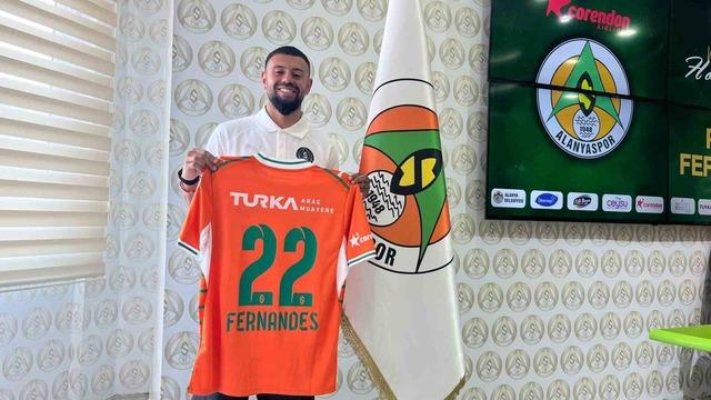 Alanyaspor, Yunanistan’ın Dev Takımı AEK’den Paolo Fernandes’i Kiralık Yatırım Oldu