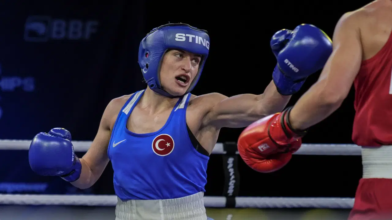 Esra Yıldız Kahraman Avrupa Boks Şampiyonası'nda Yarı Finale Yükseldi, Büşra Işıldar ise Finale Gidiyor!