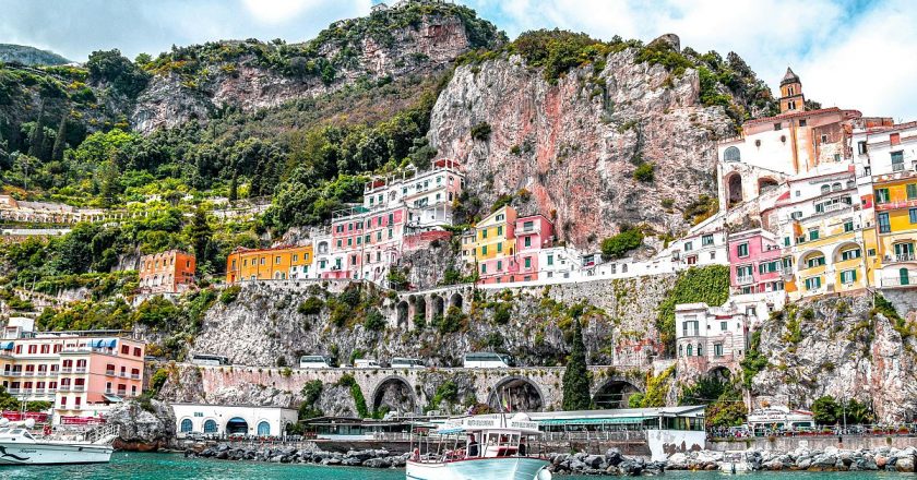 İtalyan turizminin cenneti olan yenilenen Amalfi Havalimanı bu ay açılacak