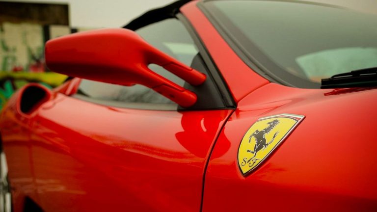 Ferrari’nin 2025’te piyasaya süreceği ilk elektrikli aracın fiyatı cebinize zarar verecek