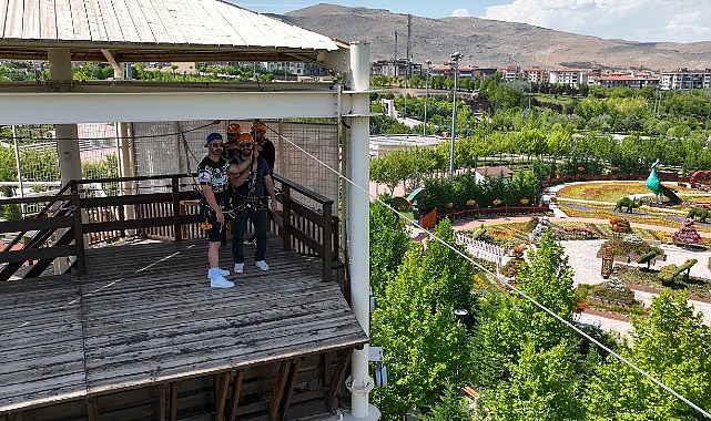 Selçuklu Belediyesi tarafından Kelebekler Vadisi Parkı’nda macera tutkunları için inşa edilen Macera Kulesi açıldı.  Bölgedeki Zipline (Kaytel) adrenalin severleri bekliyor – GÜNDEM