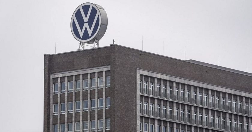 Volkswagen 87 yıllık tarihinde ilk kez Almanya’daki fabrikayı kapatabilir