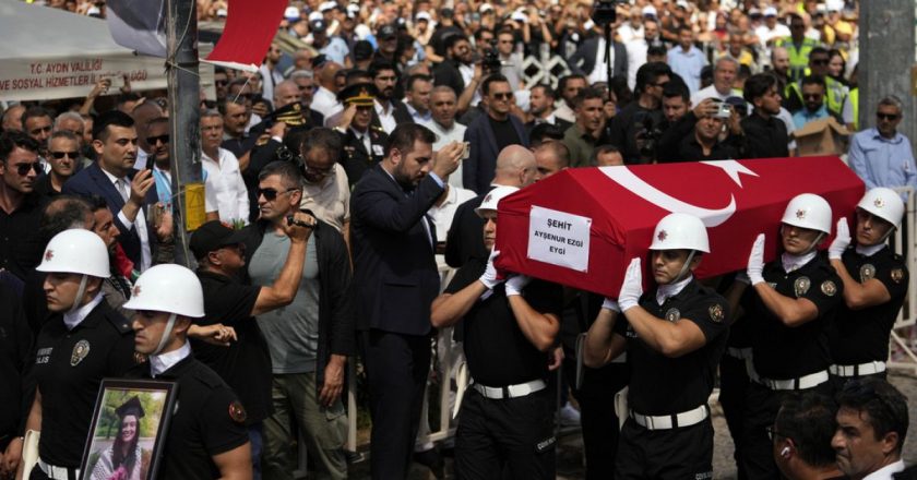 Batı Şeria’da İsrail tarafından öldürülen aktivist Ayşenur Ezgi Eygi’nin cenaze töreni Aydın’da düzenlendi.