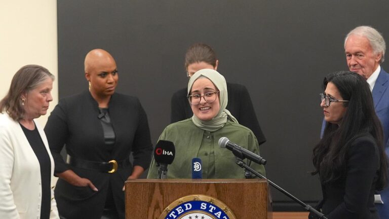 Amerika Birleşik Devletleri’nde gözaltına alınan Rümeyssa Öztürk, özgürlük kazandı