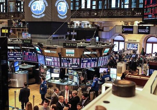 New York Borsası bir düşüşle açıldı