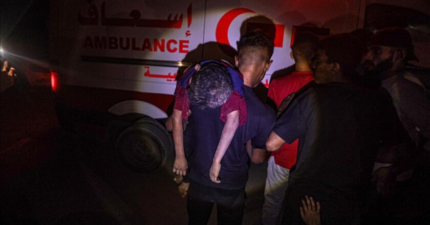 Suikastçı İsrail, Gazze’de Sığınma Arayışında Perdelere Vurdu: 4 Ölü, Çok sayıda Yaralı