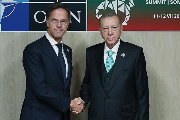 Başkan Erdoğan NATO Genel Sekreteri Rutte ile tanıştı