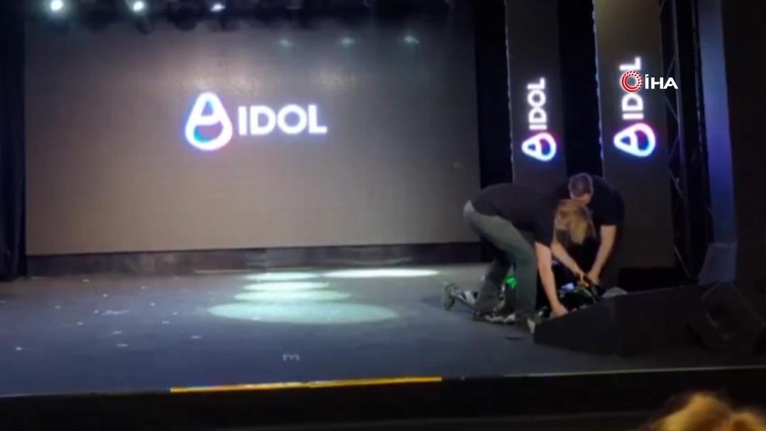 Rusya için bir ilkti... Sahneye çıktığımız anda oldu bu! O anları kapak 7 ile gizlemeye çalıştılar