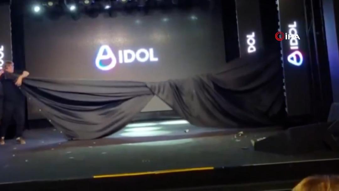 Rusya için bir ilkti... Sahneye çıktığımız anda oldu bu! O anları kapak 9'la gizlemeye çalıştılar