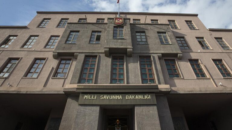 MSB: Düşen askeri kargo uçağının enkazına ilişkin incelemeler başladı
